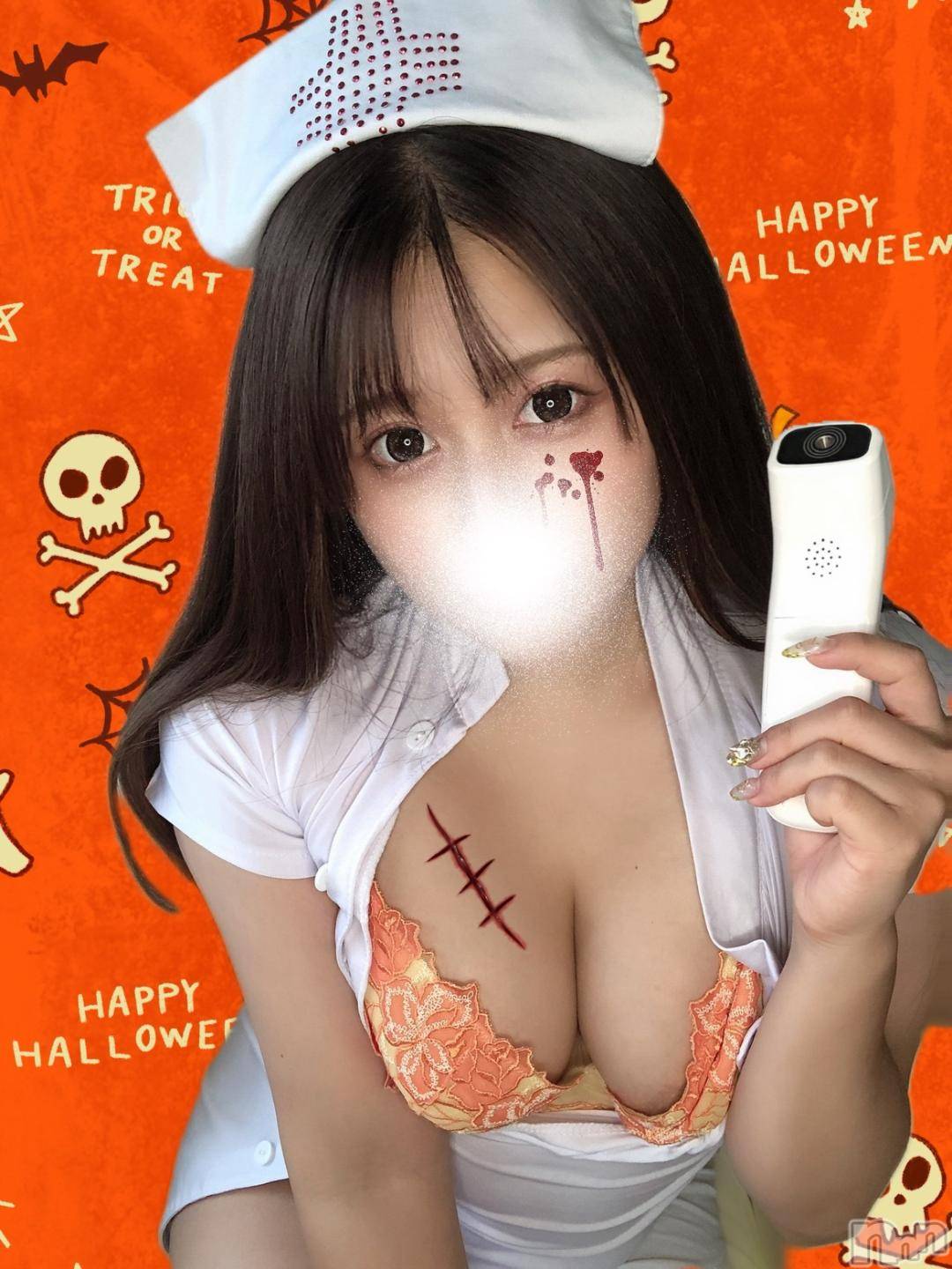 上越デリヘルわちゃわちゃ(ワチャワチャ)えりな☆ムチムチドスケベボディ(25)の2024年10月31日写メブログ「菓子はいらんのでちンこください」