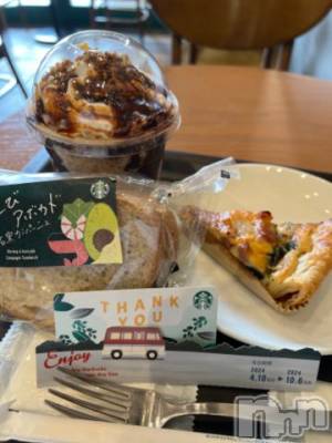 長岡デリヘル BIANCA～主人の知らない私～長岡店(ビアンカナガオカテン) 咲真　せんり(27)の9月20日写メブログ「秋(🍠)を感じながらスタバからお送りいたします」