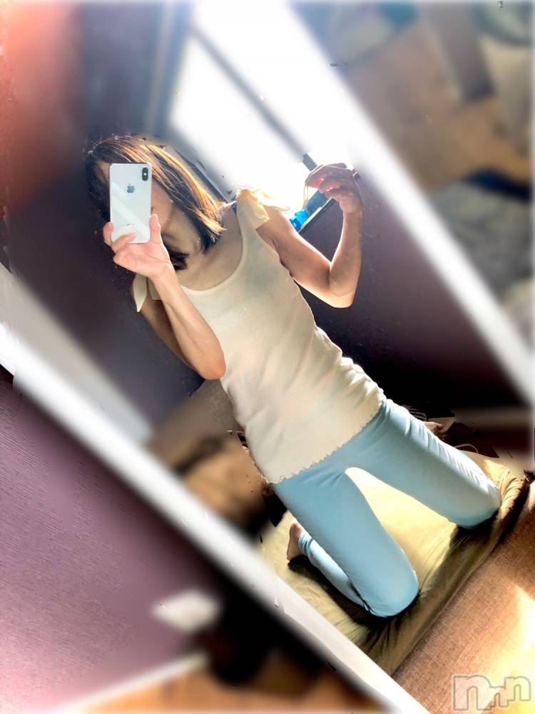 長岡デリヘル長岡人妻市(ナガオカヒトヅマイチ) ななみ★色褪せない『素人感』。(35)の4月5日写メブログ「お勉強」