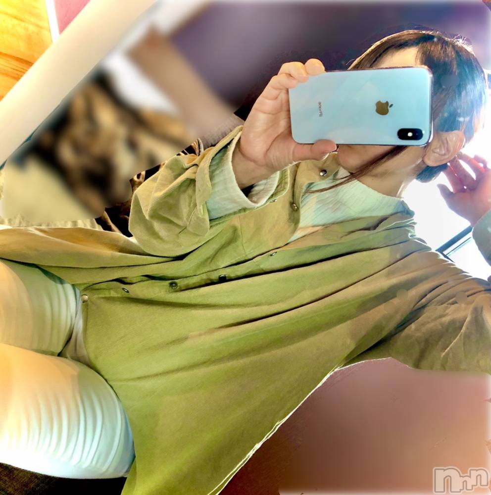 長岡デリヘル長岡人妻市(ナガオカヒトヅマイチ) ななみ★色褪せない『素人感』。(35)の4月9日写メブログ「青い服」