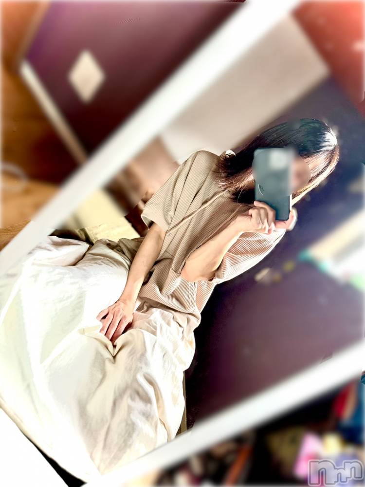長岡デリヘル長岡人妻市(ナガオカヒトヅマイチ) ななみ★これぞ『素人妻』代表！(35)の7月31日写メブログ「刺された～🥹」