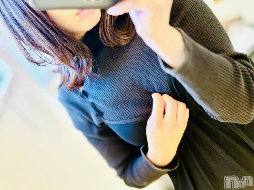 長岡デリヘル長岡人妻市(ナガオカヒトヅマイチ) ななみ★色褪せない『素人感』。(35)の10月29日写メブログ「ペロッ」