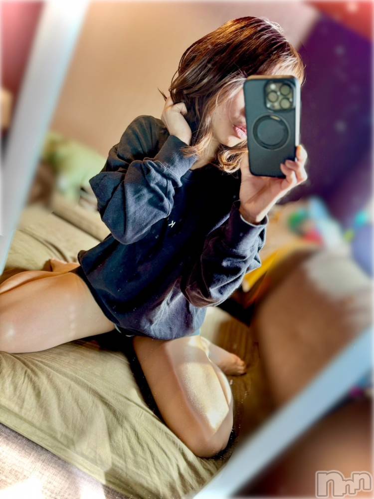 長岡デリヘル長岡人妻市(ナガオカヒトヅマイチ) ななみ★色褪せない『素人感』。(35)の3月7日写メブログ「片手に」