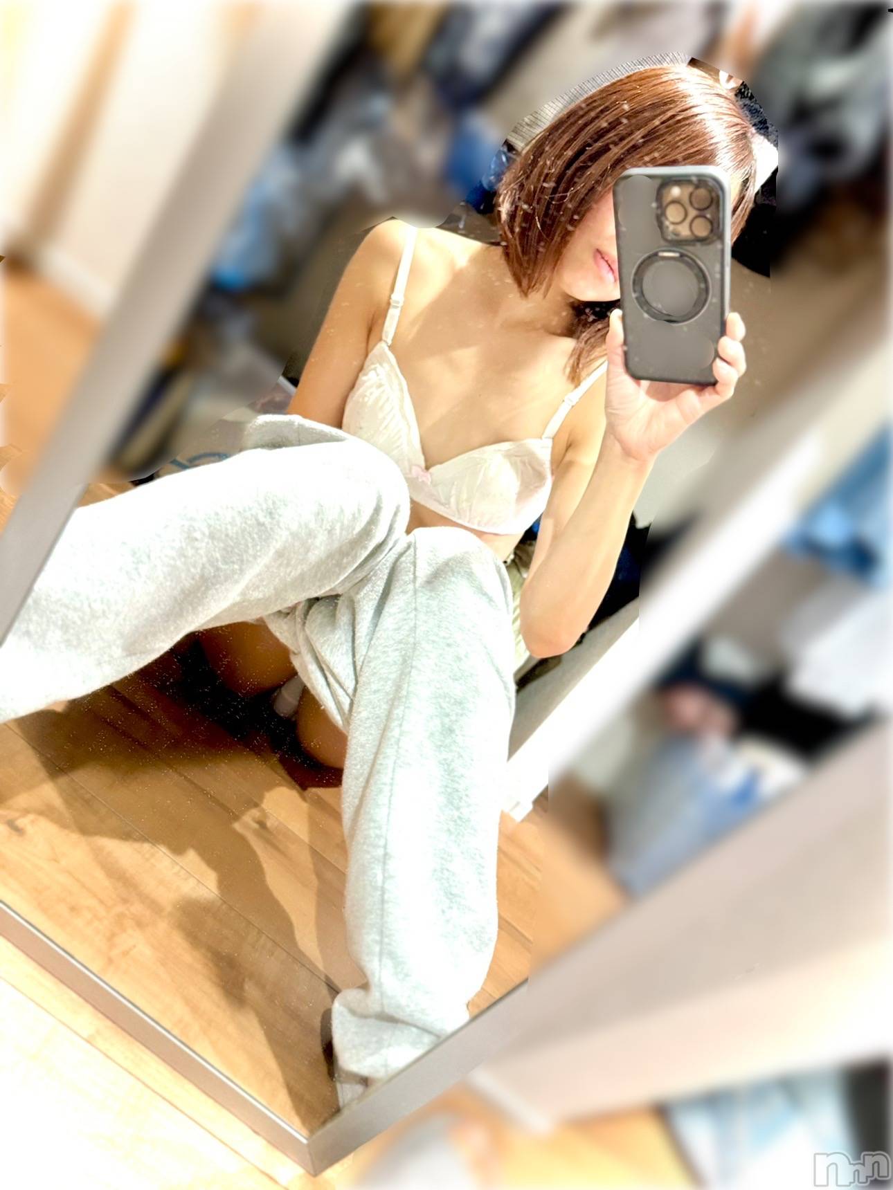 長岡人妻デリヘル長岡人妻市(ナガオカヒトヅマイチ)ななみ★これぞ『素人妻』代表！(35)の2023年12月10日写メブログ「14時から出勤です✨」
