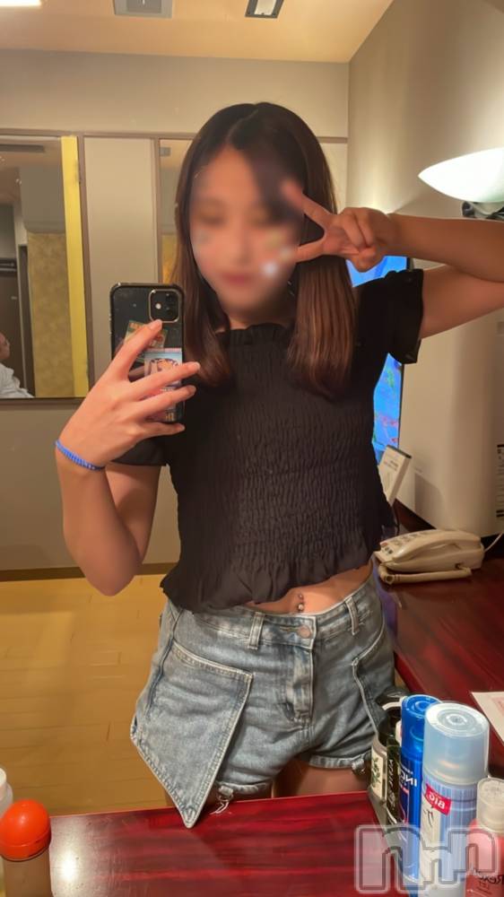 三条デリヘルコスプレ専門店　BLUE MOON(ブルームーン) 全力美少女☆かりん(18)の4月21日写メブログ「みなさんおはようございます😴」