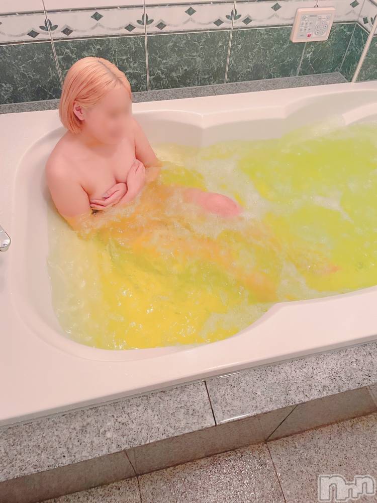 三条デリヘルコスプレ専門店　BLUE MOON(ブルームーン) 全力美少女☆かりん(18)の5月1日写メブログ「出勤❣️」