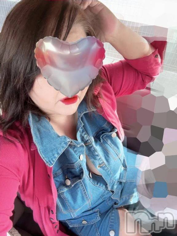 新潟デリヘル熟女の風俗 最終章(ジュクジョノフウゾクサイシュウショウ)りょう(50)の2026年4月5日写メブログ「日曜日… 私服っぽいのはご愛嬌ってことで…許してね💋」