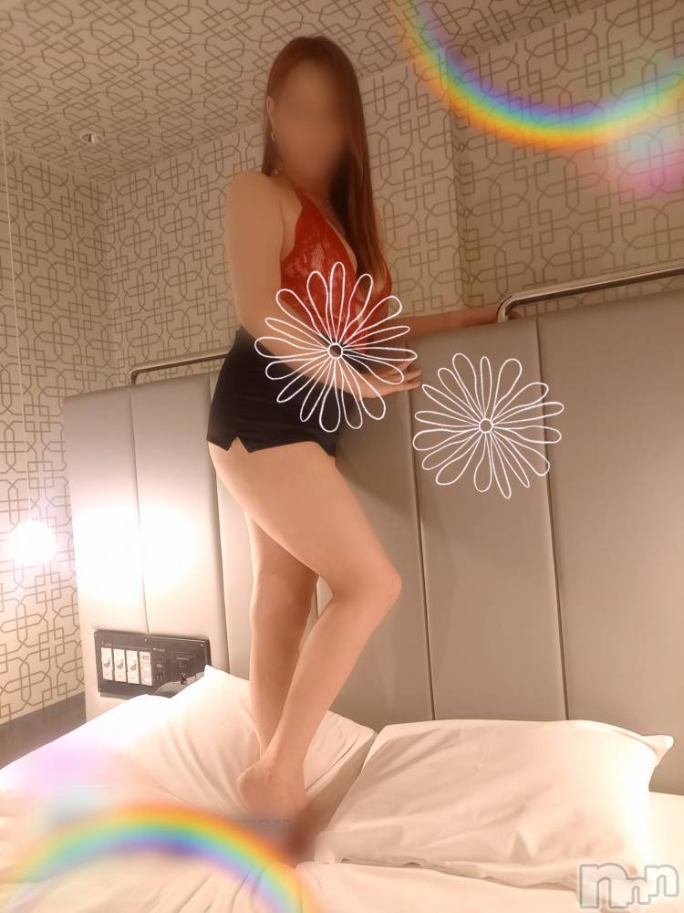 上越人妻デリヘルらぶ妻　～新潟の人妻が集う店～(ラブツマ) 早川れい★激エロ美魔女(39)の5月31日写メブログ「徐々にくる興奮を」