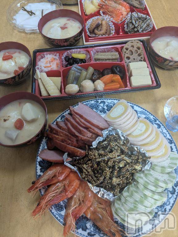 上田発デリヘル人妻華道 上田店(ヒトヅマハナミチウエダテン)【熟女】こなつ(40)の2026年1月1日写メブログ「あけましておめでとうございます✨」