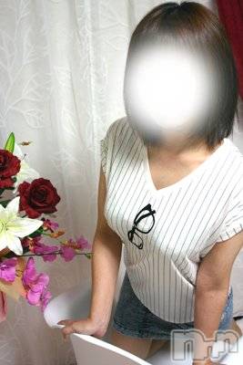 まな(31) 身長158cm、スリーサイズB87(E).W57.H88。松本発デリヘル 松本人妻援護会(マツモトヒトヅマエンゴカイ)在籍。