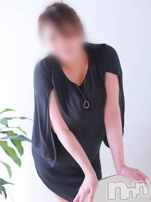 田代(39) 身長162cm、スリーサイズB88(F).W63.H89。新潟人妻デリヘル 人妻楼　新潟店(ヒトヅマロウ　ニイガタテン)在籍。