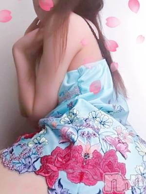 新人すみれ★業界未経験(35) 身長158cm、スリーサイズB84(C).W58.H86。 上越風俗出張アロママッサージ在籍。