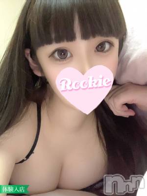 くるむ☆色白美肌のＧカップ美巨乳(19) 身長162cm、スリーサイズB92(G以上).W57.H86。 ROOKIE在籍。
