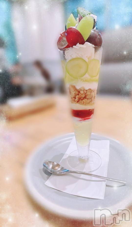三条デリヘルalphaGOLD(アルファゴールド)かなで(22)の2024年10月16日写メブログ「お休み中に🍨💕」