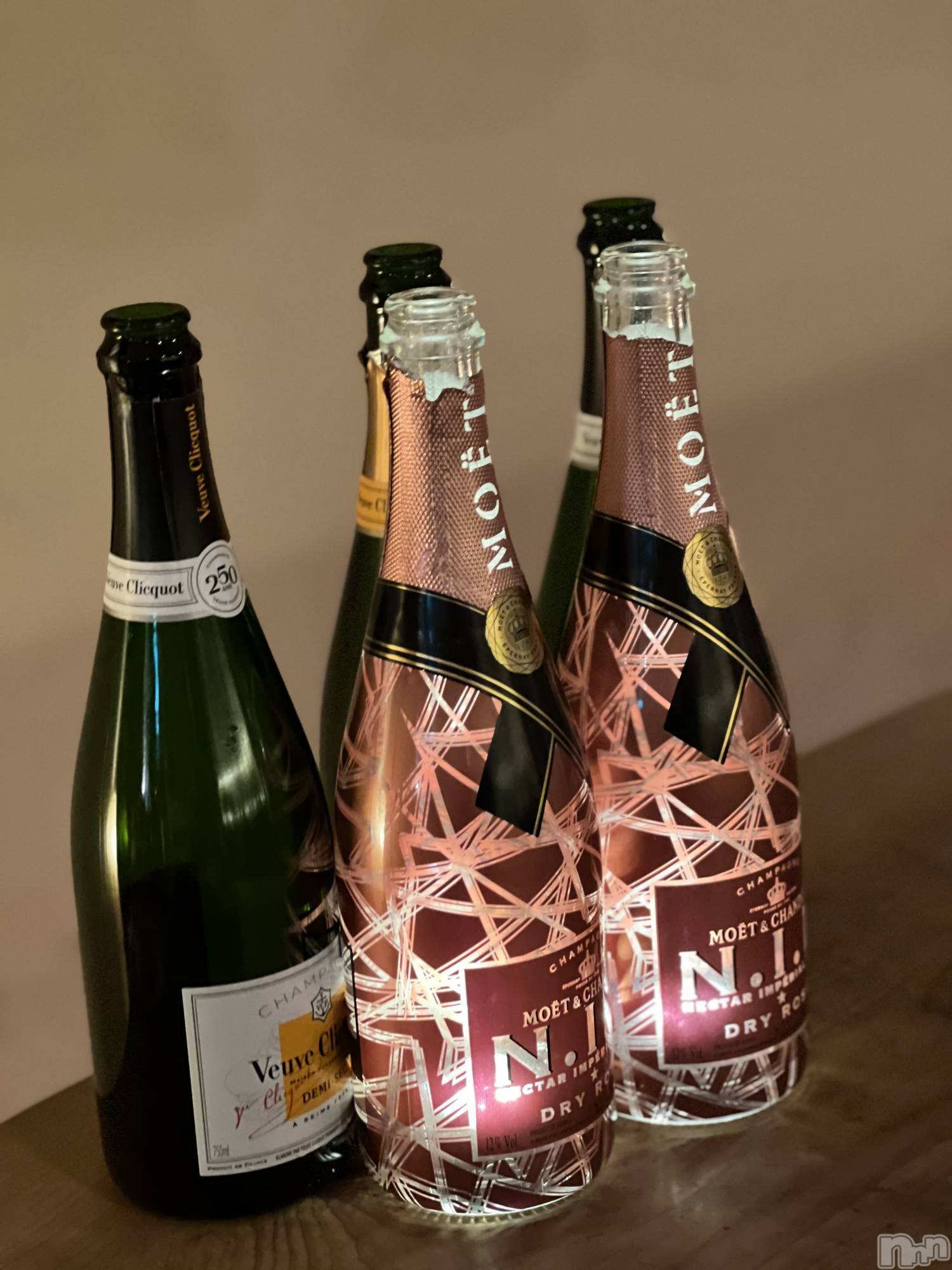 Įʥå륺СL'asile(饸) 2023ǯ416̥֥֥饸🤍