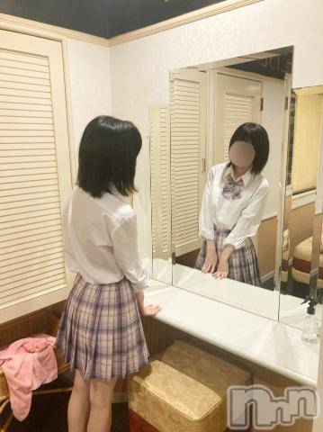 新潟手コキsleepy girl(スリーピーガール)かやちゃん(21)の2024年4月21日写メブログ「ミニスカ＆パンチラ」