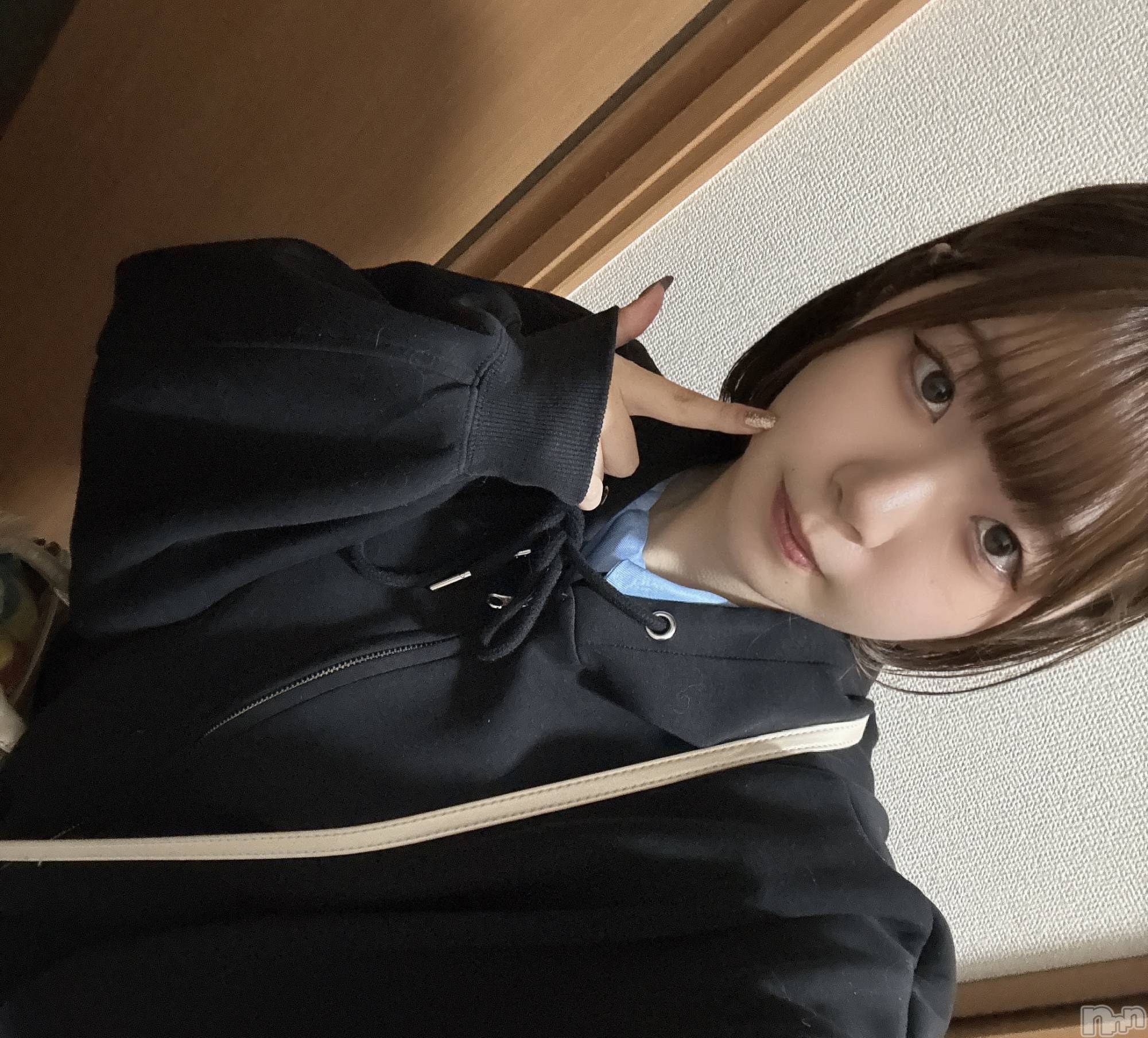 新潟駅前スナック・ガールズバーSnack amie(スナック アミ) の2025年10月31日写メブログ「喉が…」