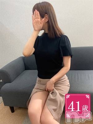 千里(41) 身長160cm、スリーサイズB87(C).W58.H88。長野人妻デリヘル 完熟マダム(カンジュクマダム)在籍。