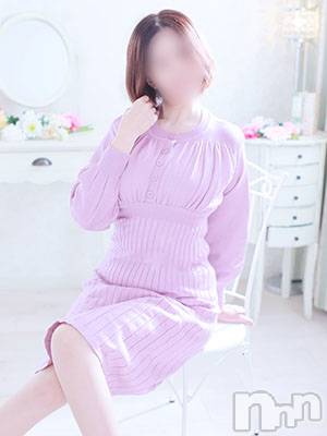 みほ(46) 身長170cm、スリーサイズB90(F).W58.H92。新潟人妻デリヘル 熟女の風俗 最終章(ジュクジョノフウゾクサイシュウショウ)在籍。