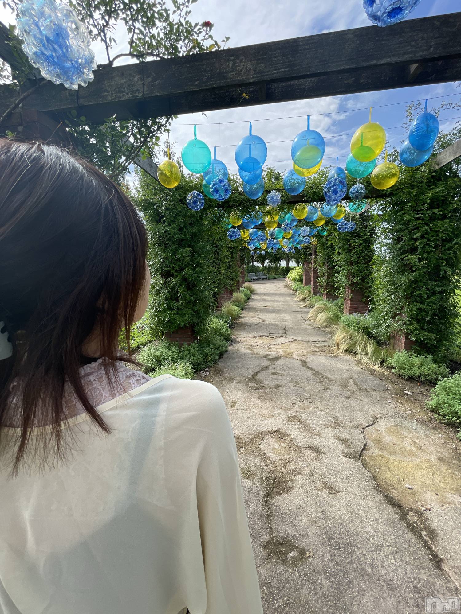 長岡デリヘルすずらん長岡店～ゆっくり長い時間を過ごせるお店～(スズランナガオカテン)緑川かえで(35)の2024年8月13日写メブログ「夏のイングリッシュガーデン②」