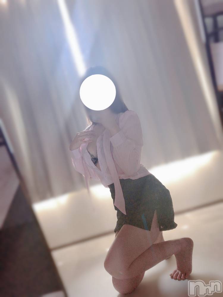 新潟デリヘルENDLESS-安心の地元新潟の素人のみ-(エンドレス) シオン★えっちな風俗素人(24)の5月13日写メブログ「社内でこっそりヤっちゃいました…」