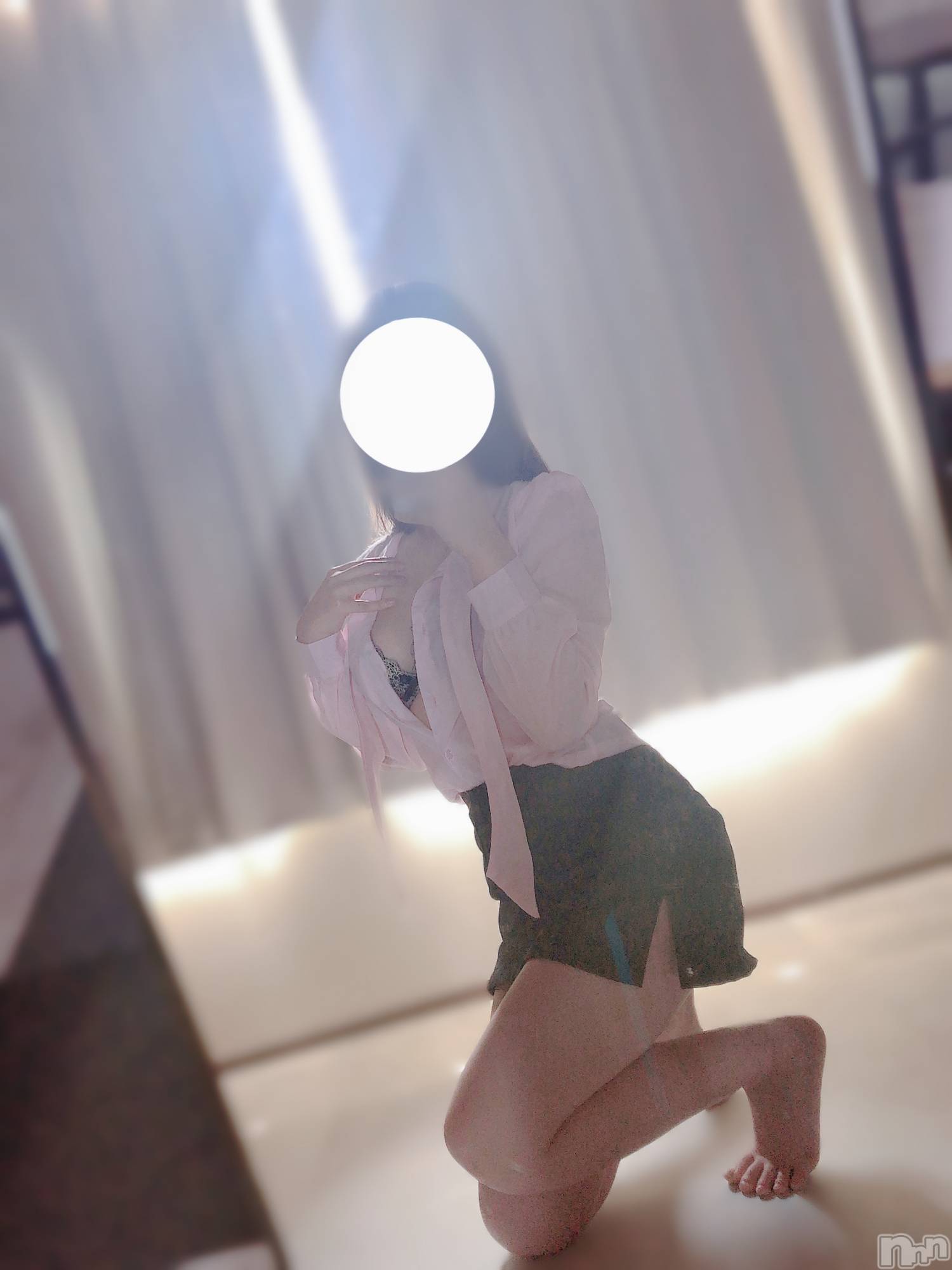新潟デリヘルENDLESS-安心の地元新潟の素人のみ-(エンドレス)シオン★えっちな風俗素人(24)の2023年5月13日写メブログ「社内でこっそりヤっちゃいました…」