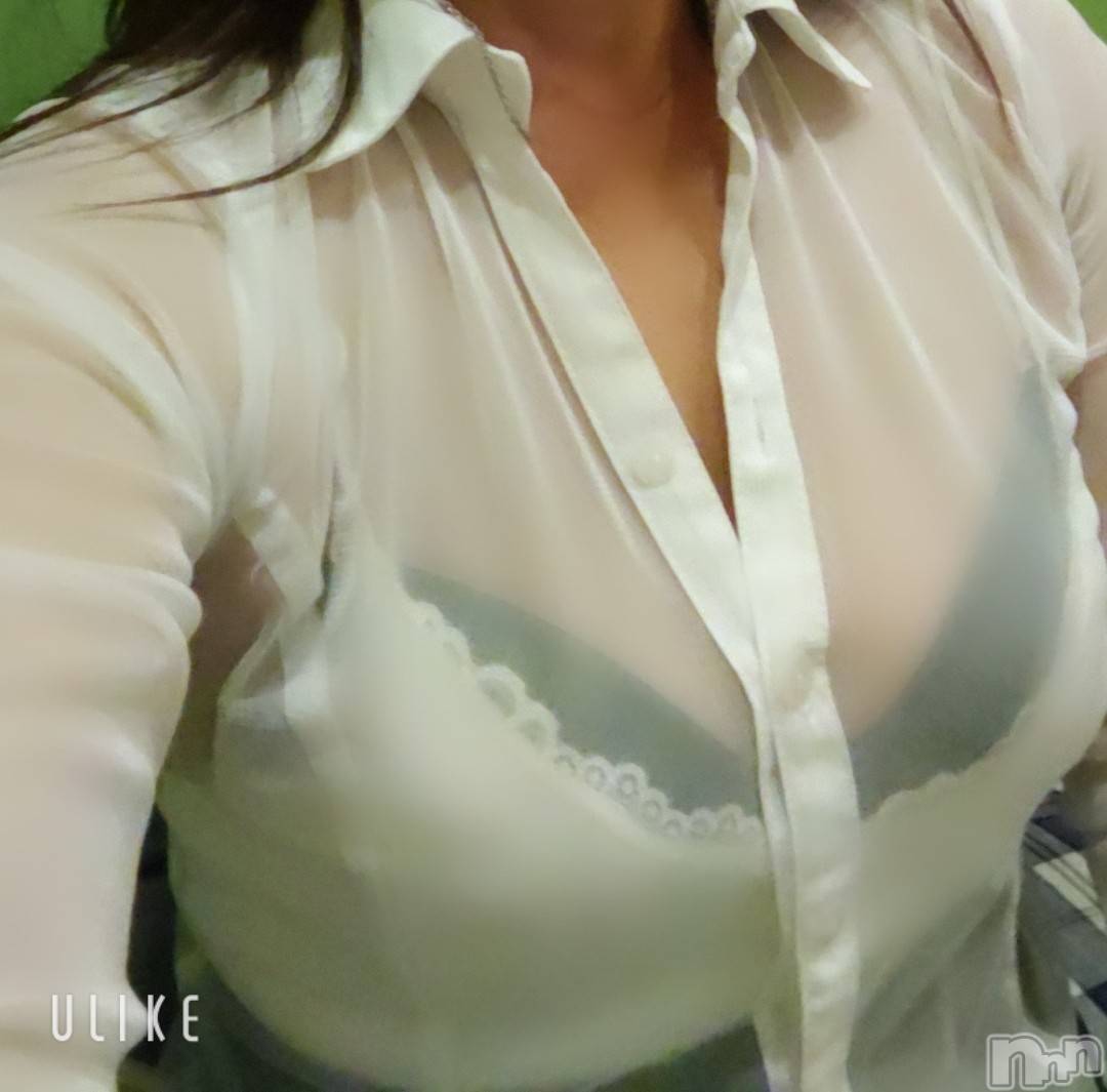 三条人妻デリヘル人妻じゅんちゃん-出稼ぎ0！地元の奥様専門-(ヒトヅマジュンチャン)溝口ようこ☆美熟女エロス(50)の2023年11月1日写メブログ「お疲れ様です😌💓」