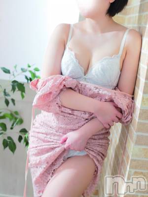 しおり(25) 身長156cm、スリーサイズB86(B).W59.H87。松本発人妻デリヘル 松本人妻隊(マツモトヒトヅマタイ)在籍。