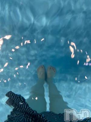 三条デリヘル 新潟デリヘル倶楽部　三条店(ニイガタデリヘルクラブ　サンジョウテン) かな(21)の10月8日写メブログ「水着👙」