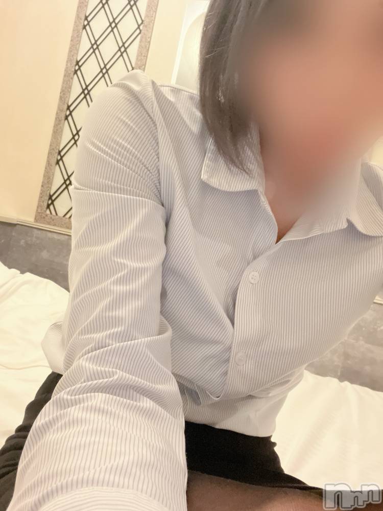 長岡人妻デリヘル長岡人妻市(ナガオカヒトヅマイチ) せりか★『極嬢』による乳首攻め(34)の10月4日写メブログ「どうしよ」