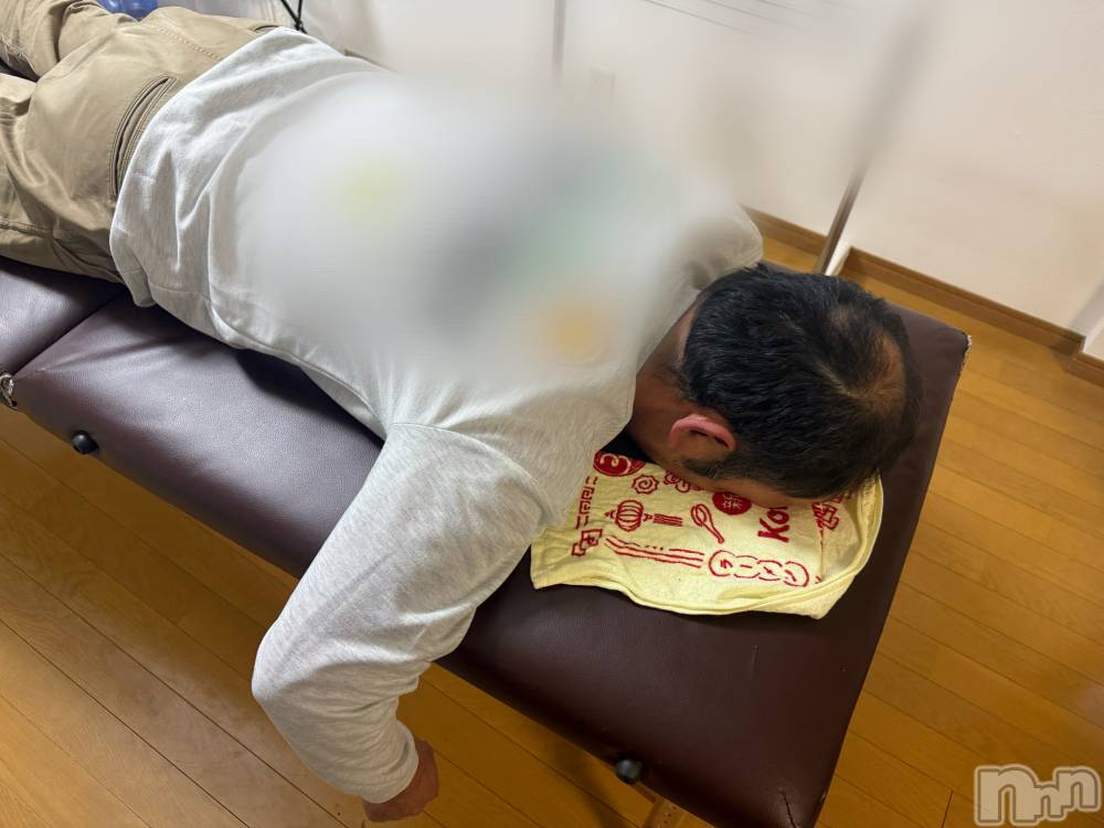 長岡人妻デリヘル長岡人妻市(ナガオカヒトヅマイチ) せりか★『極嬢』による乳首攻め(34)の11月18日写メブログ「やってるよー٩(๑´3｀๑)۶」