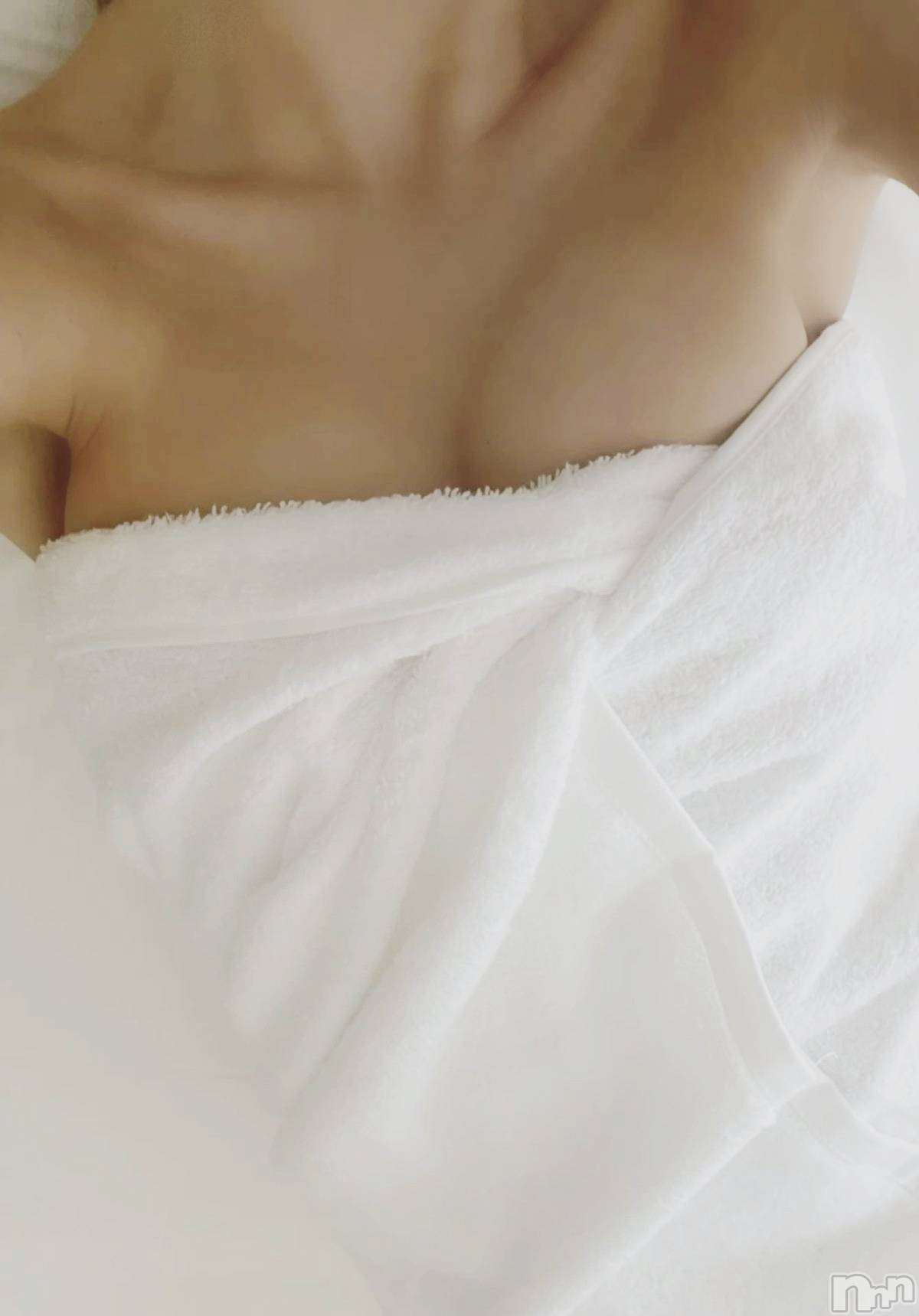 長岡人妻デリヘル長岡人妻市(ナガオカヒトヅマイチ)せりか★『極嬢』による乳首攻め(34)の2024年8月20日写メブログ「ロングヘア」
