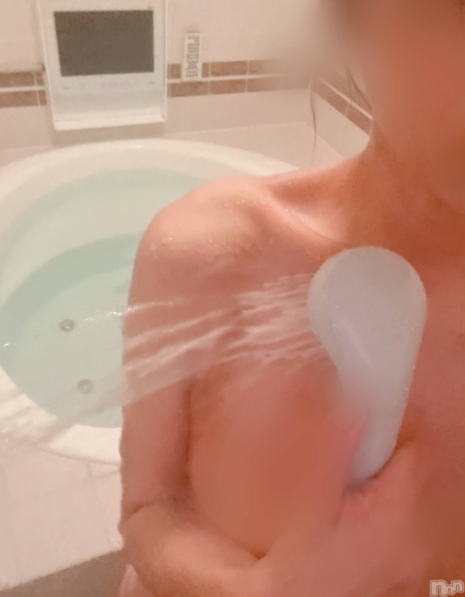 長岡人妻デリヘル長岡人妻市(ナガオカヒトヅマイチ)せりか★『極嬢』による乳首攻め(34)の2024年10月19日写メブログ「そこのポイント」