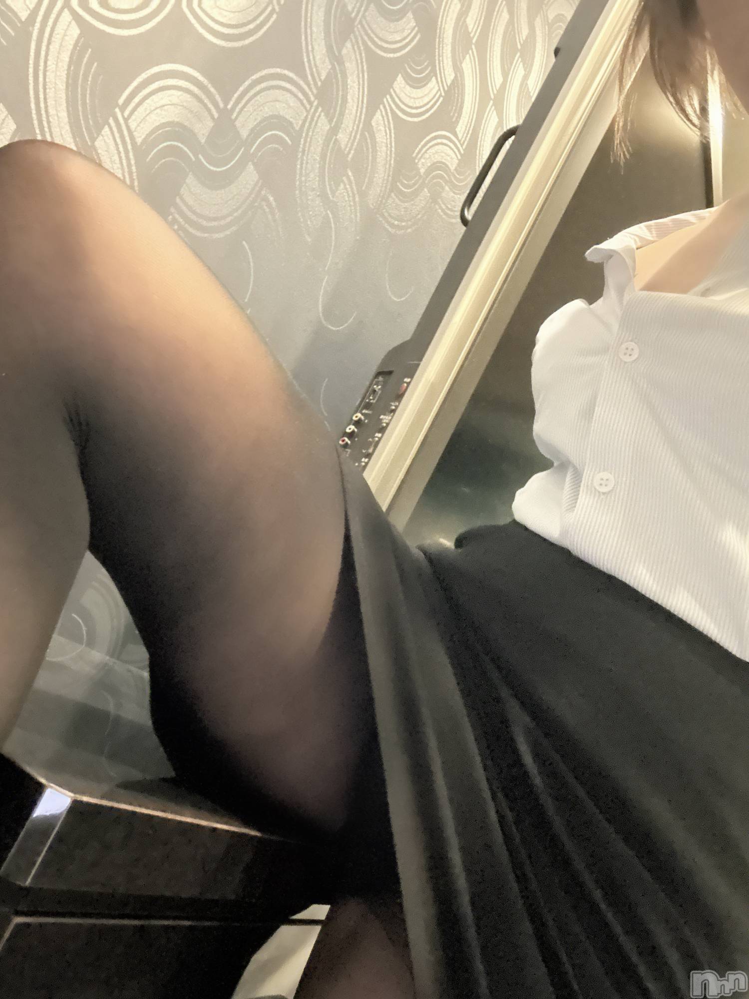 長岡人妻デリヘル長岡人妻市(ナガオカヒトヅマイチ)せりか★『極嬢』による乳首攻め(34)の2025年4月9日写メブログ「乳首をコリコリ」