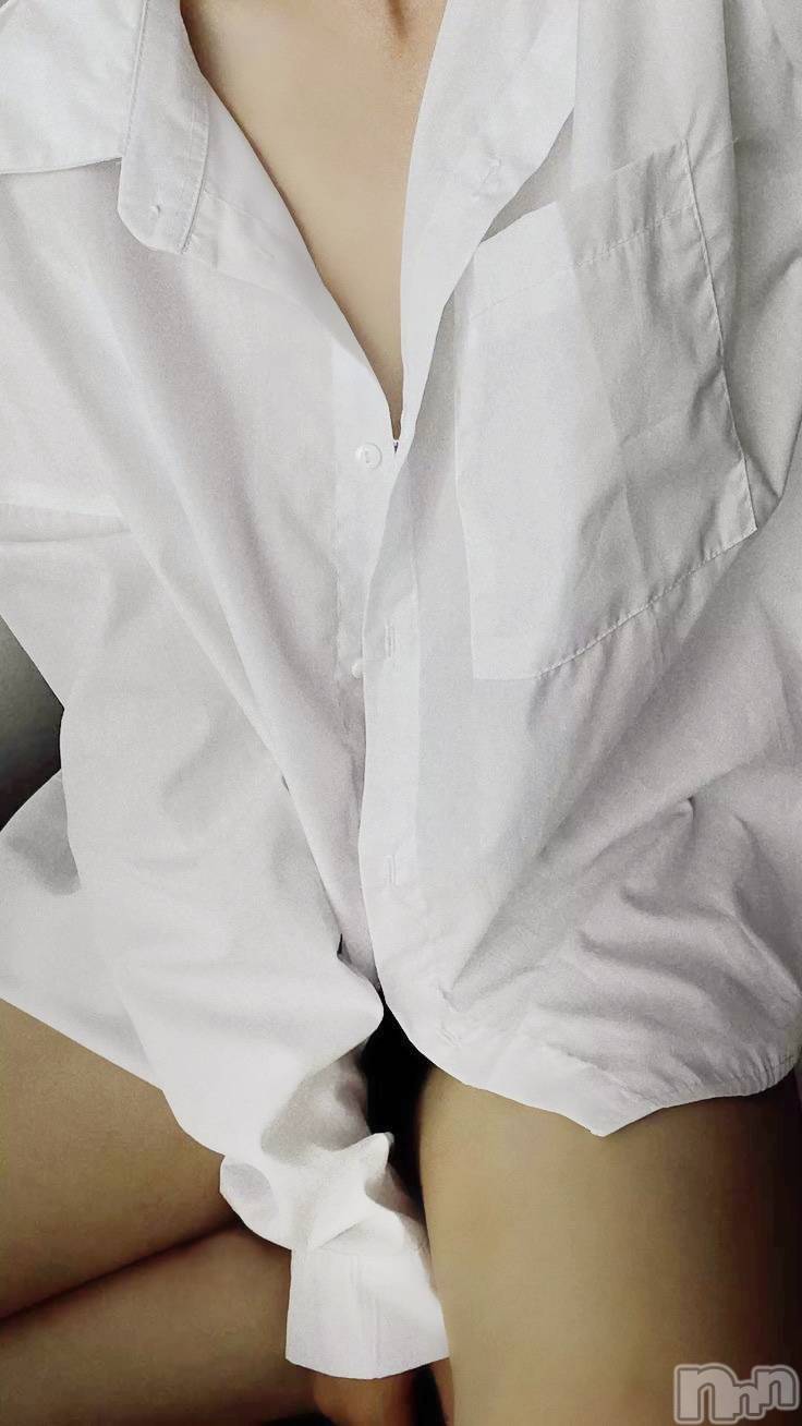 長岡人妻デリヘル長岡人妻市(ナガオカヒトヅマイチ)せりか★『極嬢』による乳首攻め(34)の2025年8月14日写メブログ「ハマってくれたら🥹🧡」