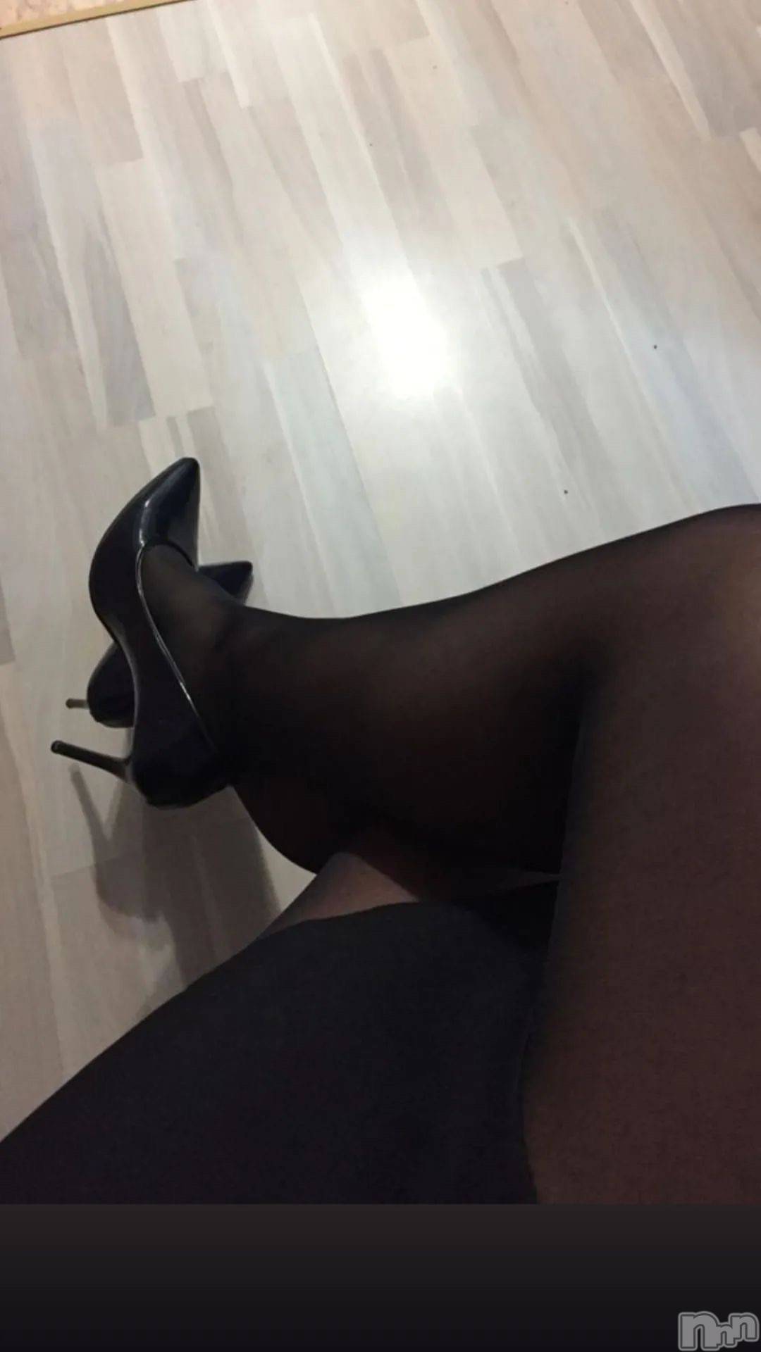 長岡デリヘル長岡人妻市(ナガオカヒトヅマイチ)せりか★『極嬢』による乳首攻め(34)の2025年10月13日写メブログ「低い声で」