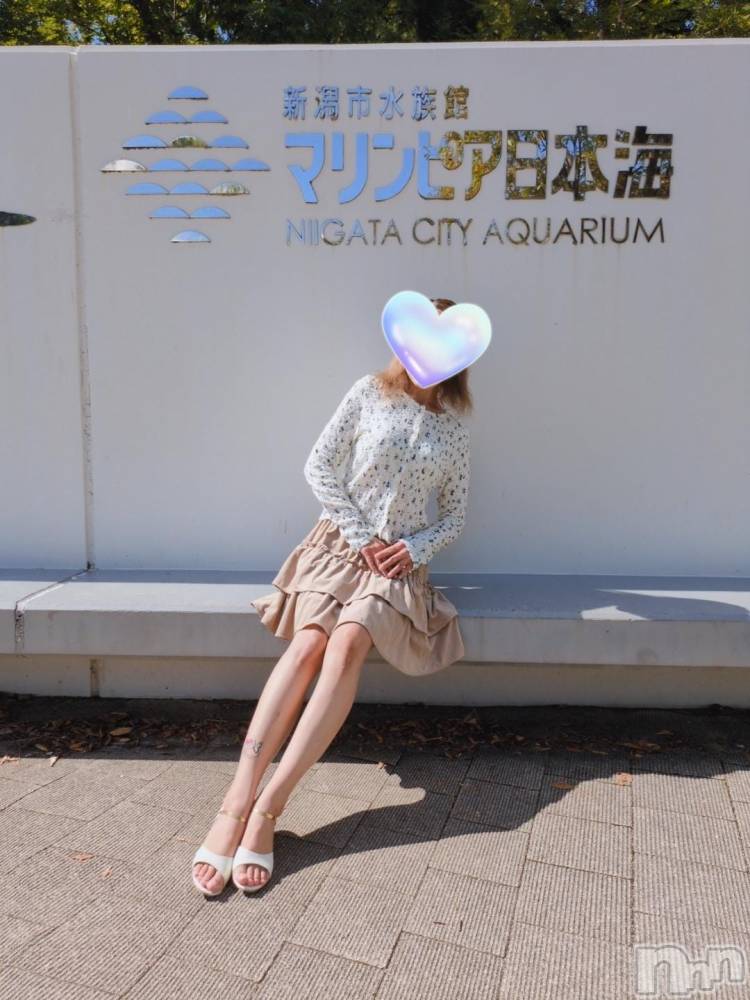 三条デリヘル新潟三条燕ちゃんこ(ニイガタサンジョウツバメチャンコ) しおり(44)の10月1日写メブログ「1日(水)出勤します」