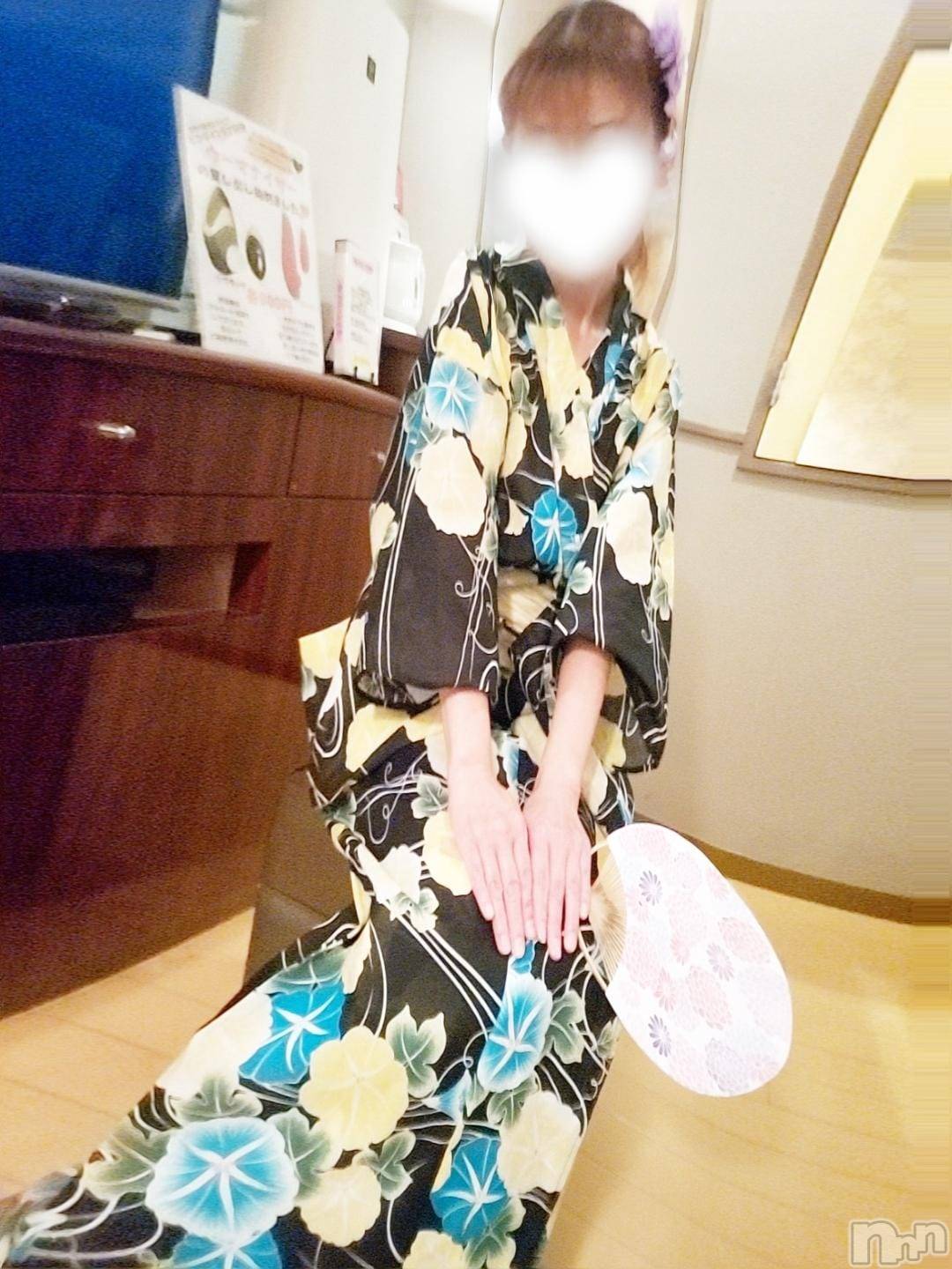 三条ぽっちゃり新潟三条燕ちゃんこ(ニイガタサンジョウツバメチャンコ)しおり(44)の2024年8月4日写メブログ「3日、フローレス1号室のお客様へ」