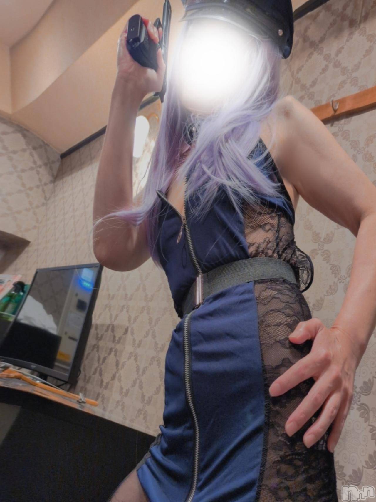 三条デリヘル新潟三条燕ちゃんこ(ニイガタサンジョウツバメチャンコ)しおり(44)の2025年8月13日写メブログ「13日(水)出勤します」