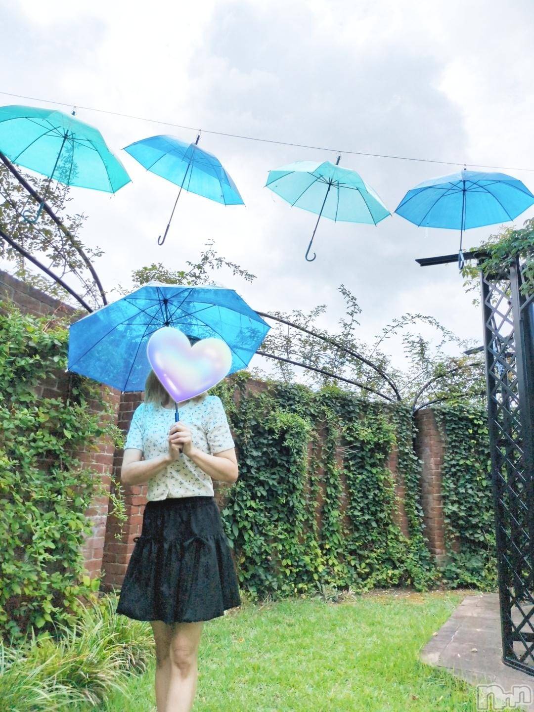 三条デリヘル新潟三条燕ちゃんこ(ニイガタサンジョウツバメチャンコ)しおり(44)の2025年8月18日写メブログ「18日(月)出勤します」