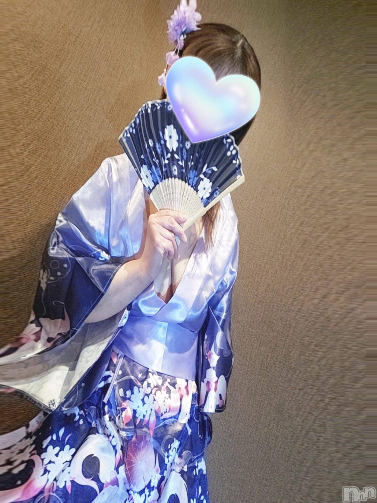 三条ぽっちゃり新潟三条燕ちゃんこ(ニイガタサンジョウツバメチャンコ)しおり(44)の2025年8月30日写メブログ「30日(土)出勤します」
