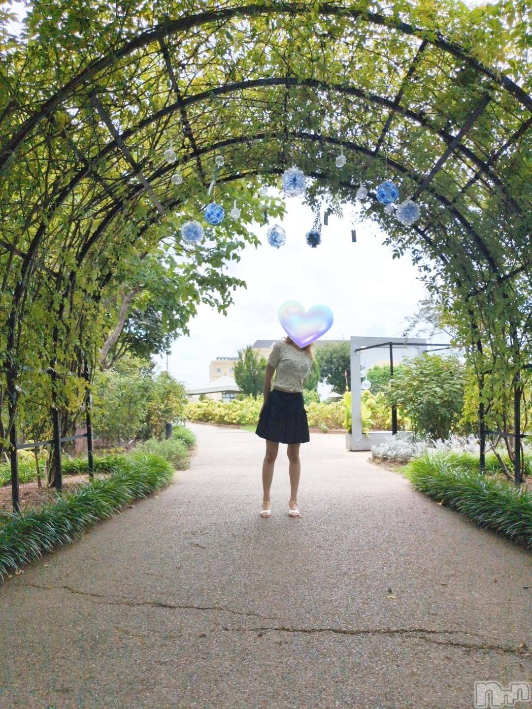 三条デリヘル新潟三条燕ちゃんこ(ニイガタサンジョウツバメチャンコ)しおり(44)の2025年9月6日写メブログ「6日(土)出勤します」