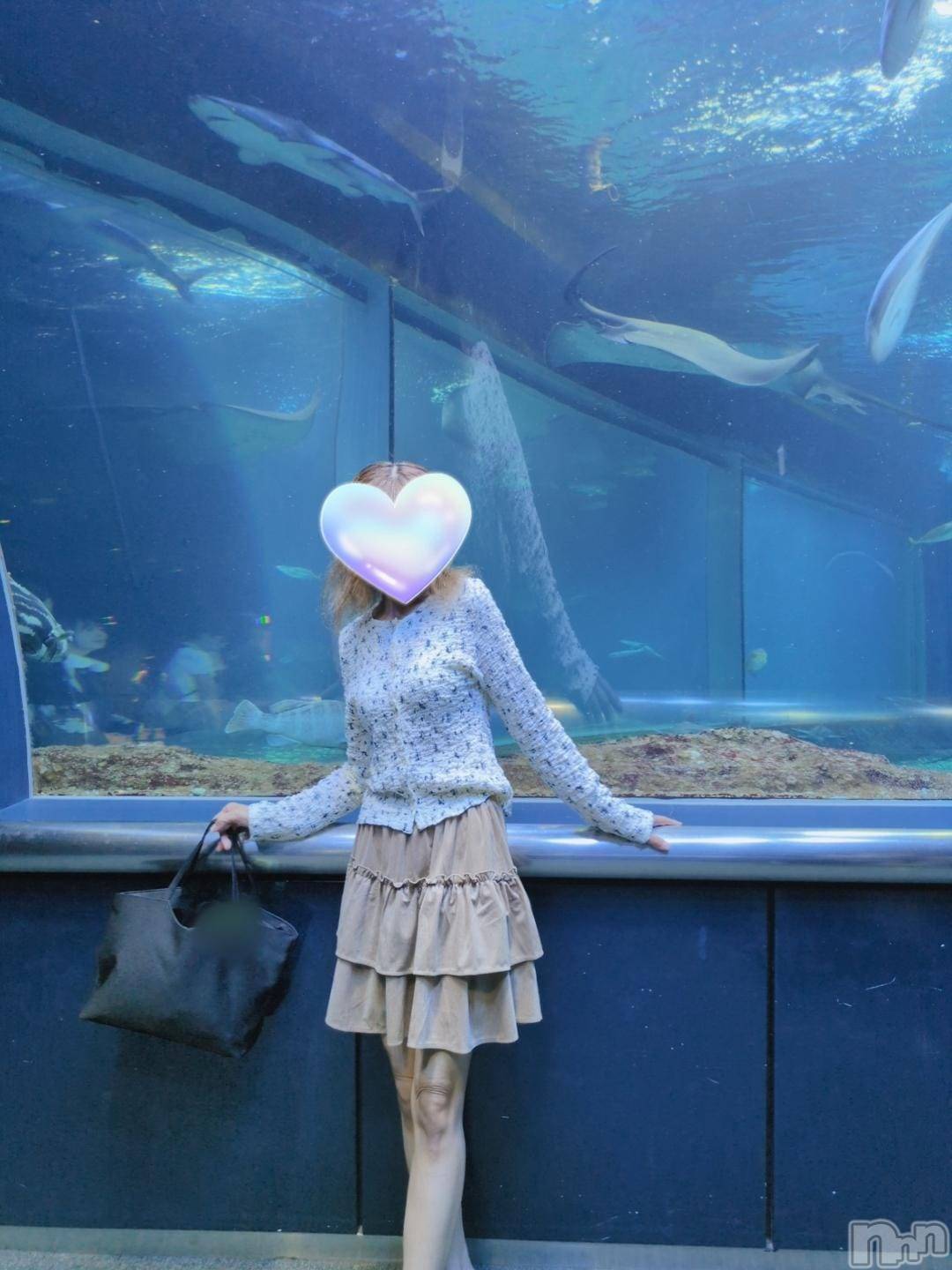 三条デリヘル新潟三条燕ちゃんこ(ニイガタサンジョウツバメチャンコ)しおり(44)の2025年9月27日写メブログ「27日(土)出勤します」