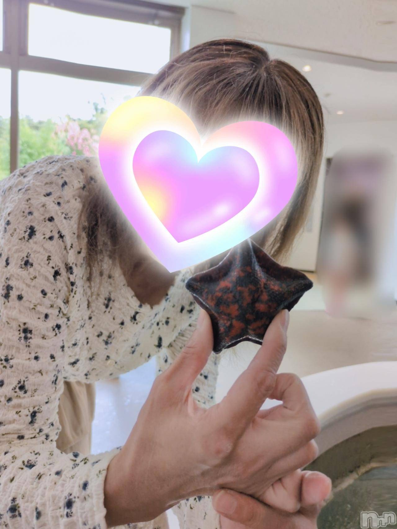 三条デリヘル新潟三条燕ちゃんこ(ニイガタサンジョウツバメチャンコ)しおり(44)の2025年10月5日写メブログ「5日(日)出勤します」