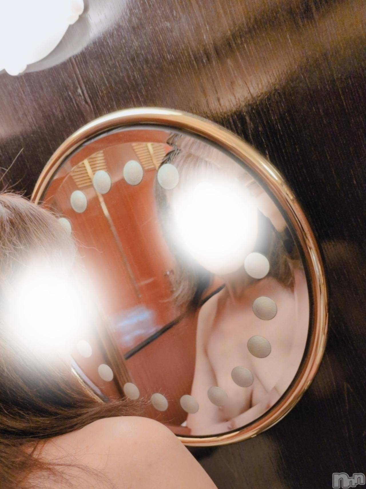 三条デリヘル新潟三条燕ちゃんこ(ニイガタサンジョウツバメチャンコ)しおり(44)の2025年10月21日写メブログ「21日(火)出勤します」