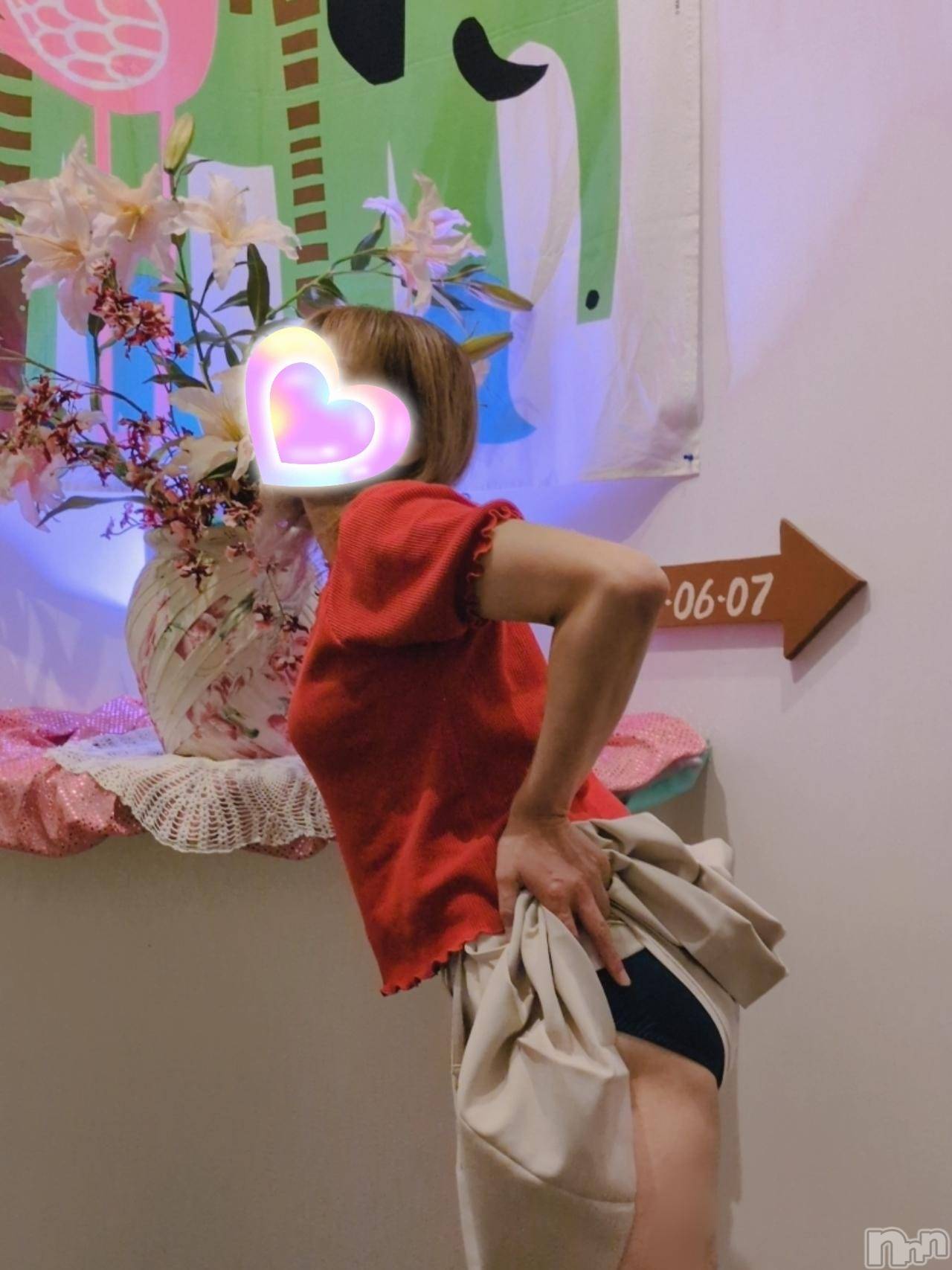 三条デリヘル新潟三条燕ちゃんこ(ニイガタサンジョウツバメチャンコ)しおり(44)の2025年11月16日写メブログ「16日(日)出勤します」