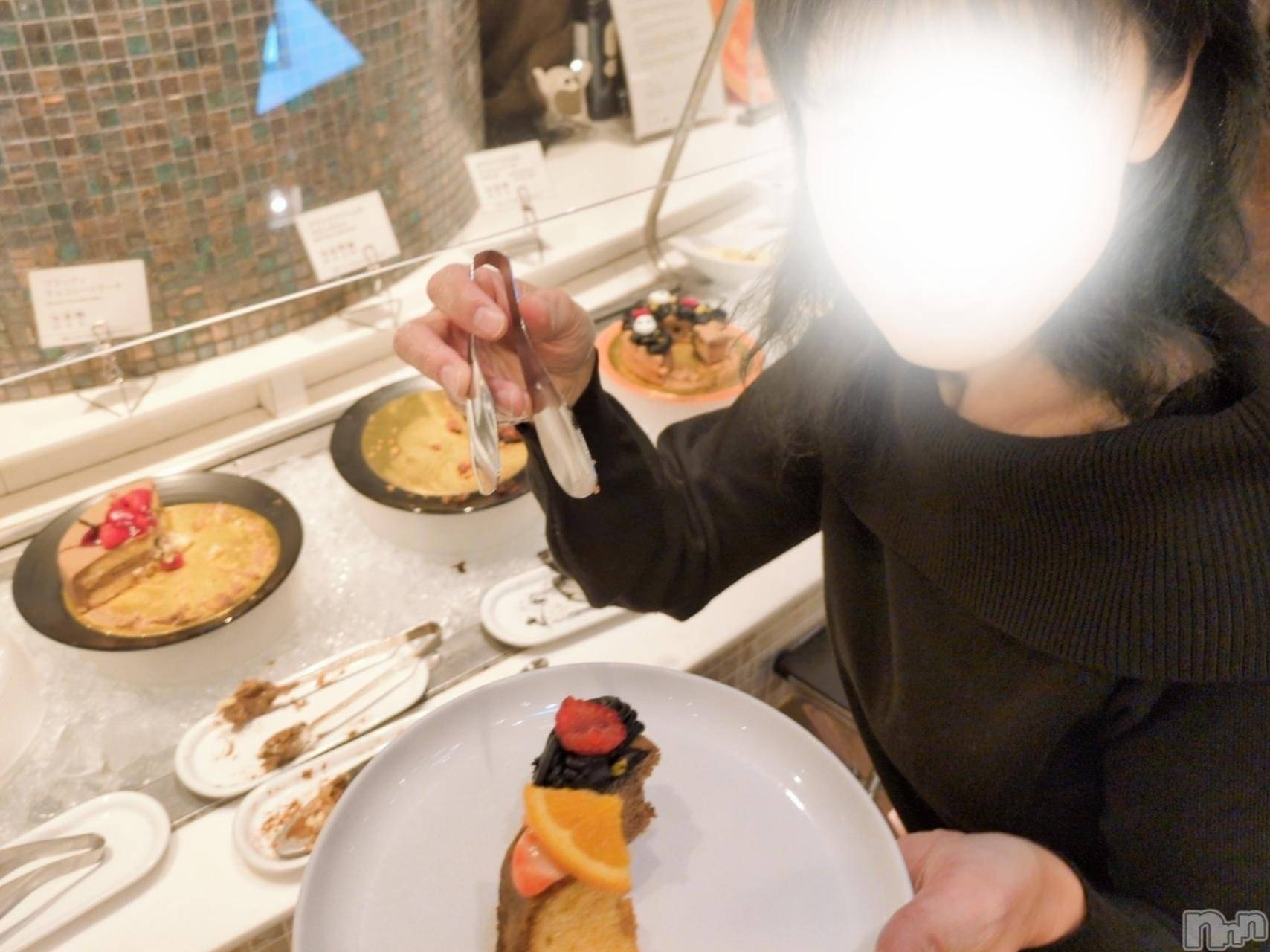 三条デリヘル新潟三条燕ちゃんこ(ニイガタサンジョウツバメチャンコ)しおり(44)の2025年11月30日写メブログ「30日(日)出勤します」