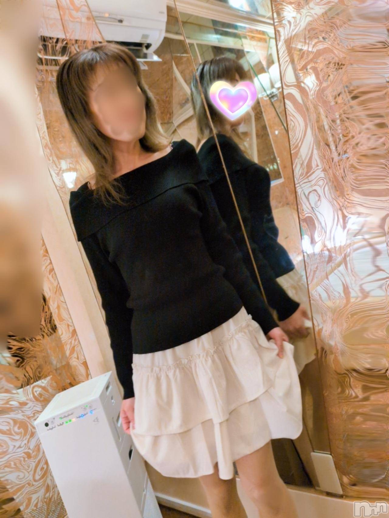 三条デリヘル新潟三条燕ちゃんこ(ニイガタサンジョウツバメチャンコ)しおり(44)の2026年2月4日写メブログ「4日(水)出勤します」