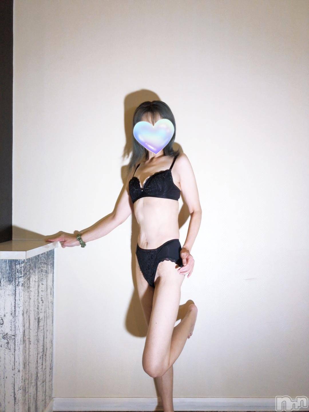 三条デリヘル新潟三条燕ちゃんこ(ニイガタサンジョウツバメチャンコ)しおり(44)の2026年3月2日写メブログ「2日(月)出勤します」