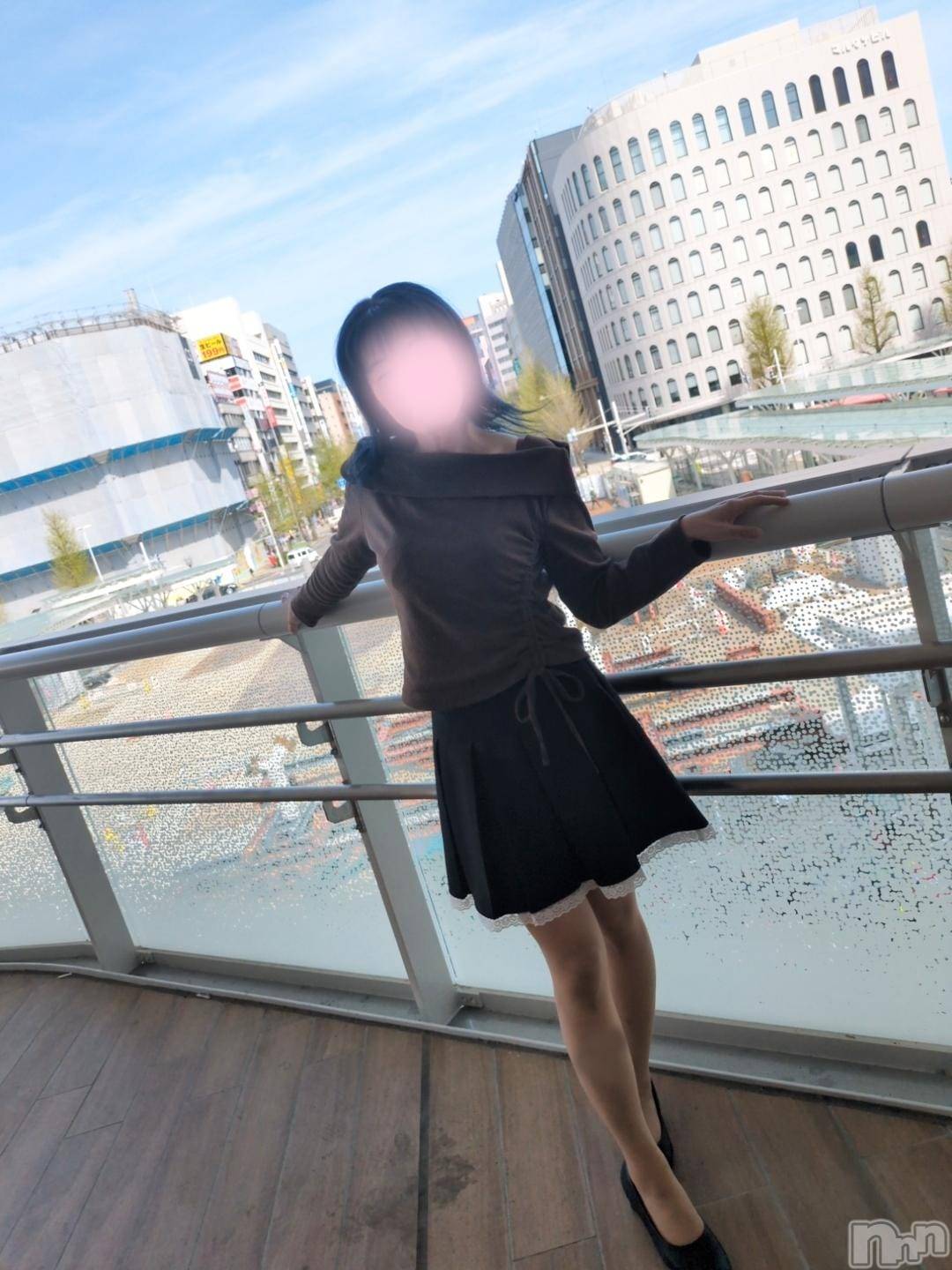 三条デリヘル新潟三条燕ちゃんこ(ニイガタサンジョウツバメチャンコ)しおり(44)の2026年4月14日写メブログ「14日(火)出勤します」